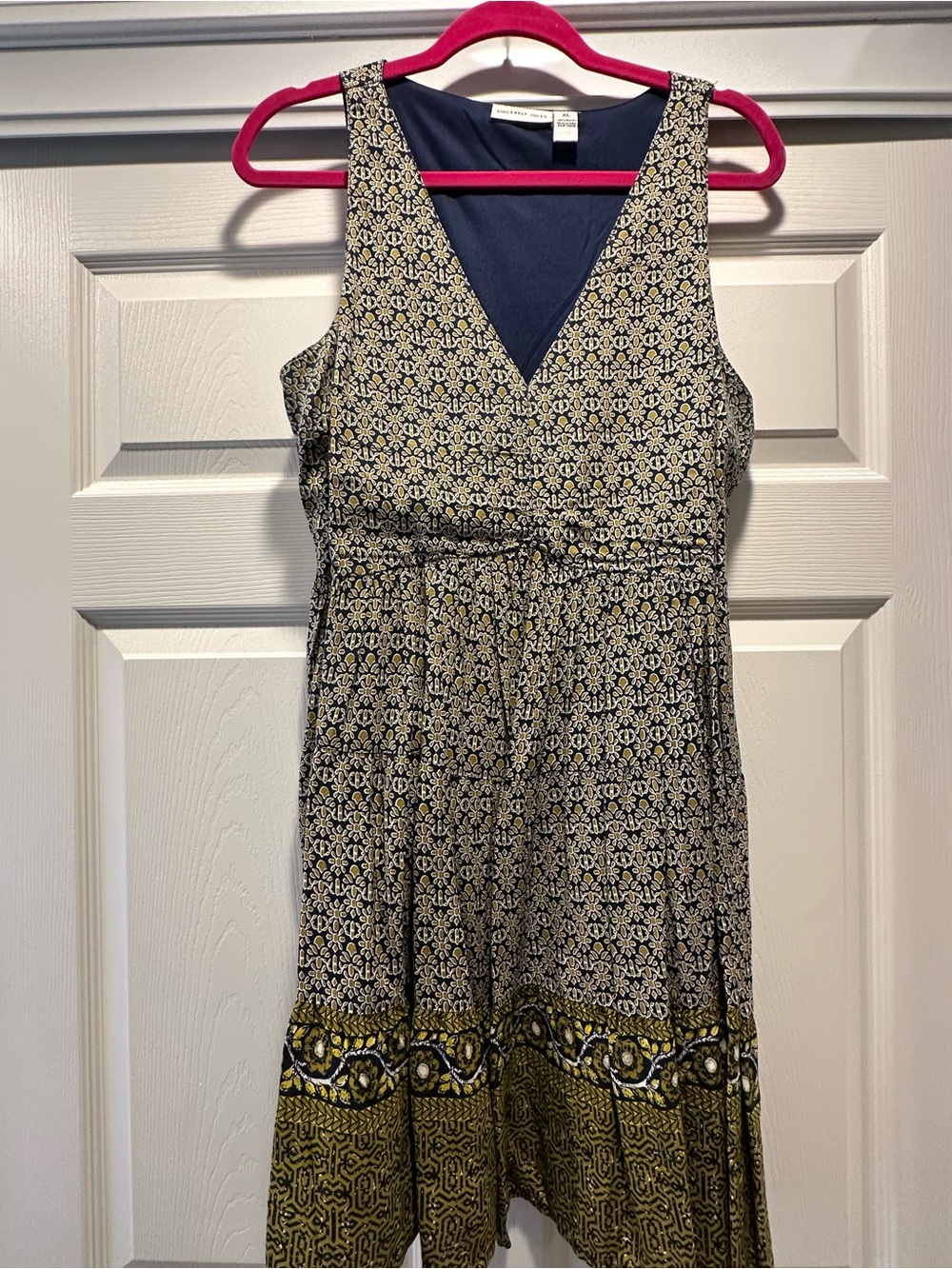 Sincerely Jules Navy Top with Bright Pink Trim NWOT